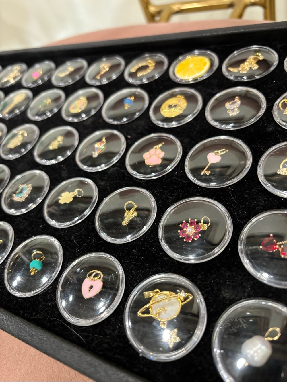 Designer charms and more. 51 pieces - Picture 4 of 10